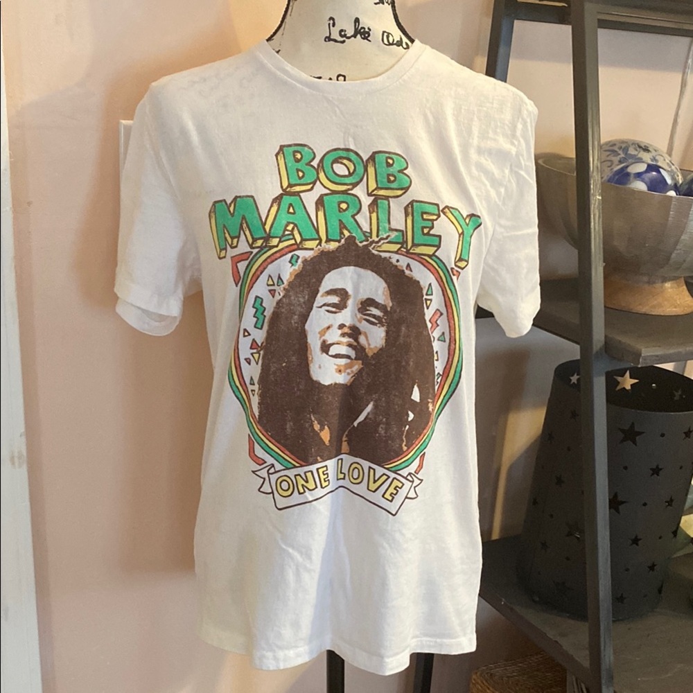 Bob Marley One Love Old Navy faux vintage T-Shirt size Medium - Picture 2 of 10